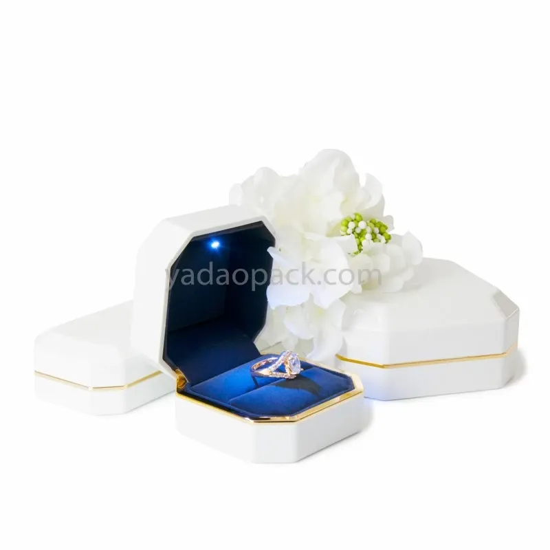 imageye___-_imgi_23_Yadao-luxury-LED-light-box-jewelry-packaging-box-china-supplier-box.jpg